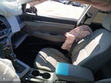 Hyundai Elantra Se 5NPD84LF0HH065141 снимка