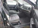 Toyota Highlander Le 5TDZARFHXJS040137 снимка