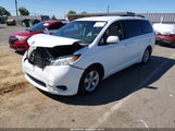 Toyota Sienna Le V6 5TDKK3DCXBS083235 снимка