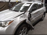 Toyota Rav4 Xle JTMWFREV0FJ051230 снимка