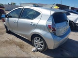 Toyota Prius C Three JTDKDTB33D1529593 снимка