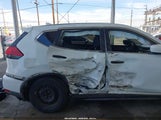 Nissan Rogue S KNMAT2MT1HP557465 fotografie
