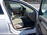Audi A4 2.0T Premium WAUDFAFL9BN044346 снимка