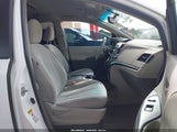 Toyota Sienna Le V6 5TDKK3DC4BS138598 снимка