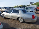 Lincoln Town Car Signature 1LNHM81W65Y650903 fotografie