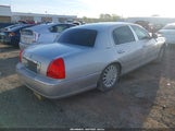 Lincoln Town Car Signature 1LNHM81W65Y650903 photo