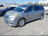 Toyota Sienna Le 8 Passenger 5TDKZ3DC5HS834603 снимка