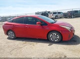 Toyota Prius Two JTDKBRFU6J3065551 снимка