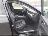 Volvo Xc60 T5 Momentum LYV102RK9JB116693 photo