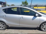 Toyota Prius C Four JTDKDTB32H1598586 снимка