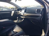Toyota Highlander Xle 5TDJZRFH8JS562402 снимка