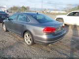 Volkswagen Passat 2.0L Tdi Sel Premium 1VWCV7A33FC013359 photo