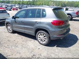 Volkswagen Tiguan Limited 2.0T WVGBV7AXXJK004637 fotografie