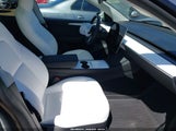 Tesla Model Y Long Range Dual Motor All-Wheel Drive 7SAYGDEE8SF287265 fotografie