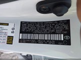 Toyota Corolla Le JTDEPMAE6N3023517 снимка