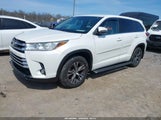 Toyota Highlander Le Plus 5TDBZRFH9JS826943 снимка