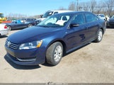 Volkswagen Passat 1.8T Wolfsburg Edition 1VWAT7A34FC068416 снимка