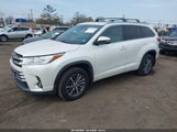 Toyota Highlander Xle 5TDJZRFHXJS882515 снимка