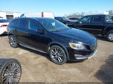 Volvo V60 Cross Country T5 Platinum YV4612HM8F1001696 fotografie