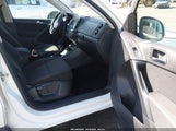 Volkswagen Tiguan 2.0T/2.0T S WVGAV7AX4HK046663 fotografie
