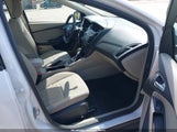 Ford Focus Se 1FADP3K24JL242163 снимка