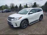 Toyota Highlander Le Plus 5TDBZRFH4JS834013 снимка