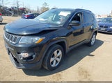Jeep Compass Latitude 4X4 3C4NJDBB4KT807362 fotografie