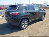 Jeep Compass Latitude 4X4 3C4NJDBB4KT807362 fotografie