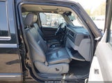 Jeep Commander 1J8HG48K36C214718 photo