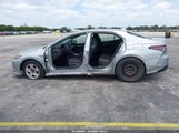 Toyota Camry Le 4T1C11AK1NU055049 photo
