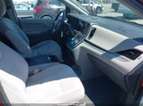 Toyota Sienna Le 8 Passenger 5TDKK3DC4FS690432 снимка