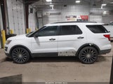 Ford Explorer 1FM5K7B84HGA93888 fotografie
