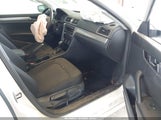 Volkswagen Passat 1.8T S 1VWAT7A35EC091315 снимка