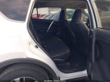 Toyota Rav4 Xle JTMWFREV8JJ167493 fotografie
