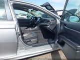 Toyota Camry Se 4T1G11AK2MU587944 photo