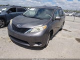 Toyota Sienna Le V6 5TDKK3DCXBS053359 снимка