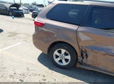Toyota Sienna Le 8 Passenger 5TDKZ3DC5JS964077 снимка
