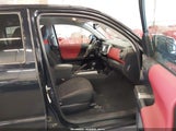 Toyota Tacoma Sr5 V6 3TMDZ5BN3JM039645 fotografie