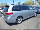 Toyota Sienna Le 8 Passenger 5TDKZ3DC7JS964176 снимка
