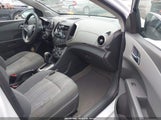 Chevrolet Sonic Lt Auto 1G1JC5SH6F4111223 снимка