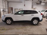 Jeep Cherokee Sport 1C4PJMAB0HW579406 снимка