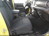 Jeep Wrangler 4-Door Sport S 4X4 1C4HJXDG8PW520860 fotografie