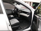 Toyota Rav4 Hybrid Le JTMRJREV5JD256402 fotografie