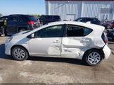 Toyota Prius C Two JTDKDTB38F1097313 снимка