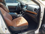 Toyota Highlander Hybrid Limited Platinum 5TDDGRFH6KS056720 fotografie
