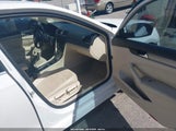 Volkswagen Passat 1.8T Se 1VWBT7A33FC070307 снимка