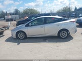 Toyota Prius Two JTDKBRFU9G3500572 снимка