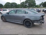 Volkswagen Passat 1.8T R-Line 1VWDT7A3XHC048803 fotografie