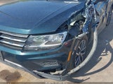 Volkswagen Tiguan 3VV3B7AX2KM144047 снимка