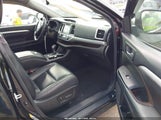 Toyota Highlander Xle 5TDJZRFH0JS528390 снимка